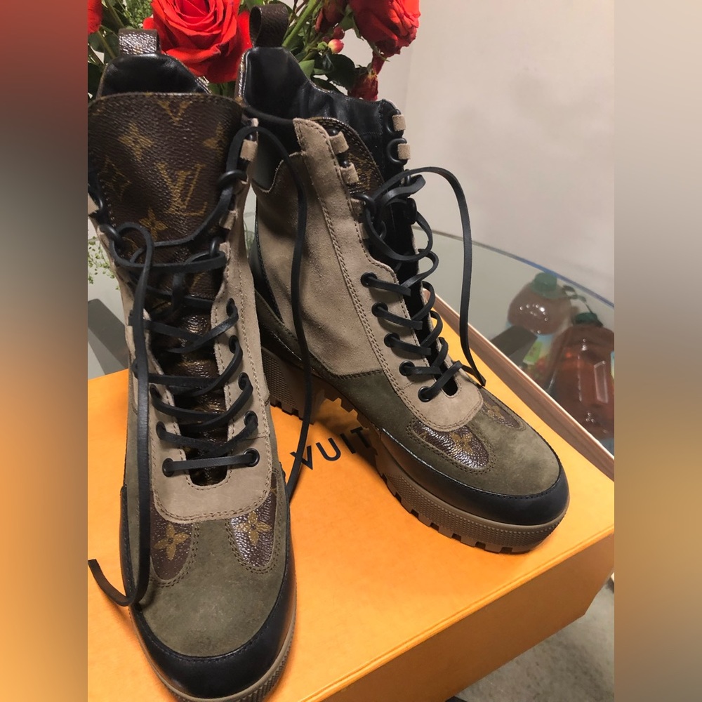 New Authentic Louis Vuitton Desert Boots